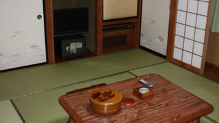 和室（3人部屋、共用バスルーム）