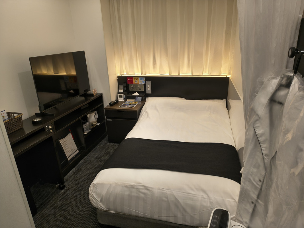 ベットも狭くなく広くもなくちょうどな感じ