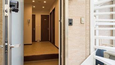 施設の入り口 / 6