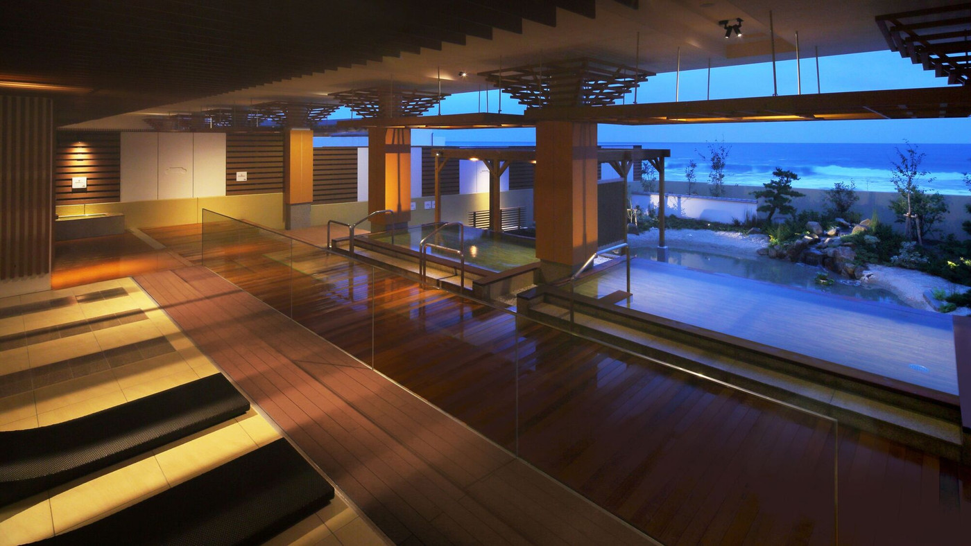 オープンエアーの温泉でリフレッシュ♪海を眺めて心を解放3656119