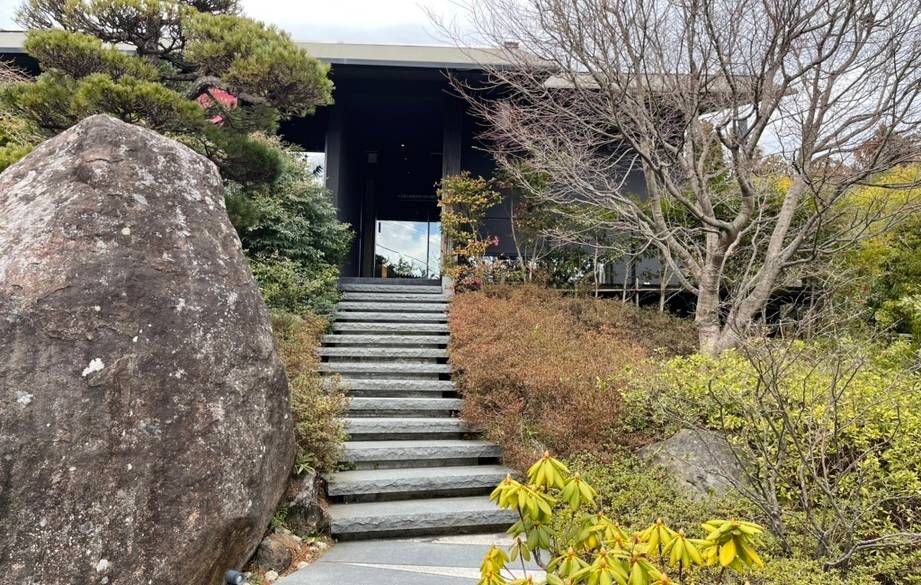 鉄板焼きのお店で
贅沢ランチ / 4