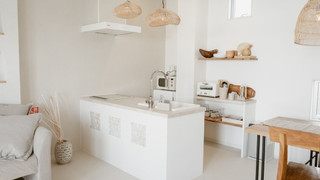 デザイン 4 人部屋 クイーンベッド 1 台ソファーベッド付き 禁煙 ビーチビュー