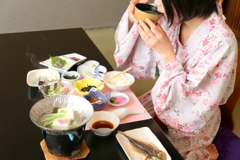 Image of meal at a onsen ryokan