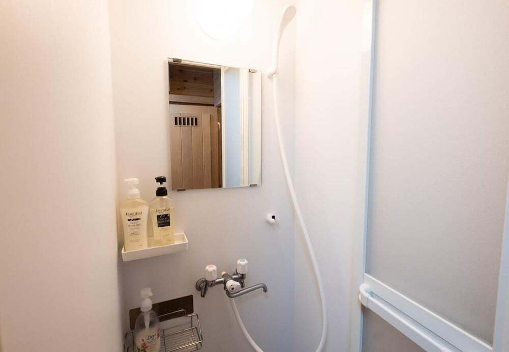 バスルームのシャワー