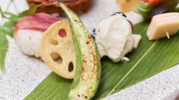 食事・飲み物 / 12