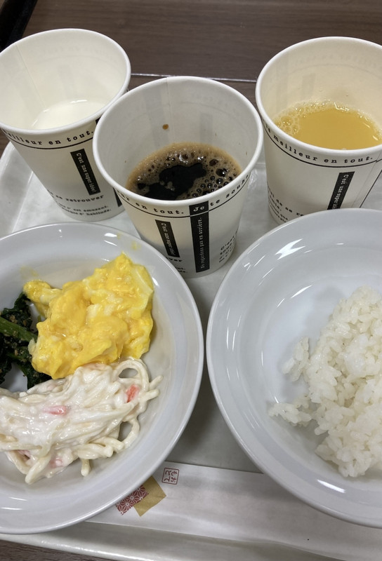 観光で来てるから、不味い飯は嫌だな…