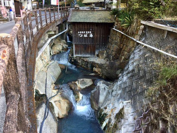 世界遺産の「つぼ湯」にも入りに行こう3707971