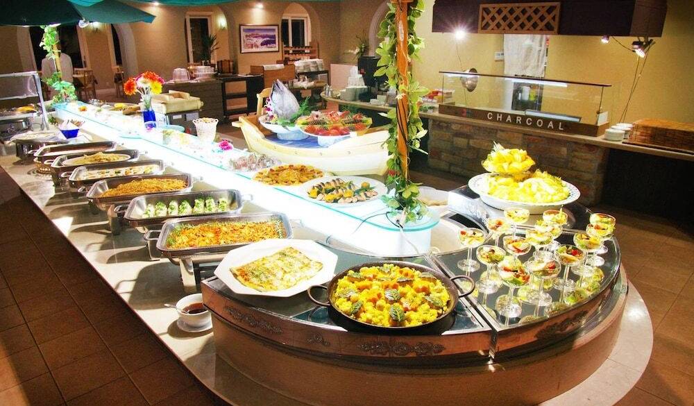 ビュッフェ会場 / 1