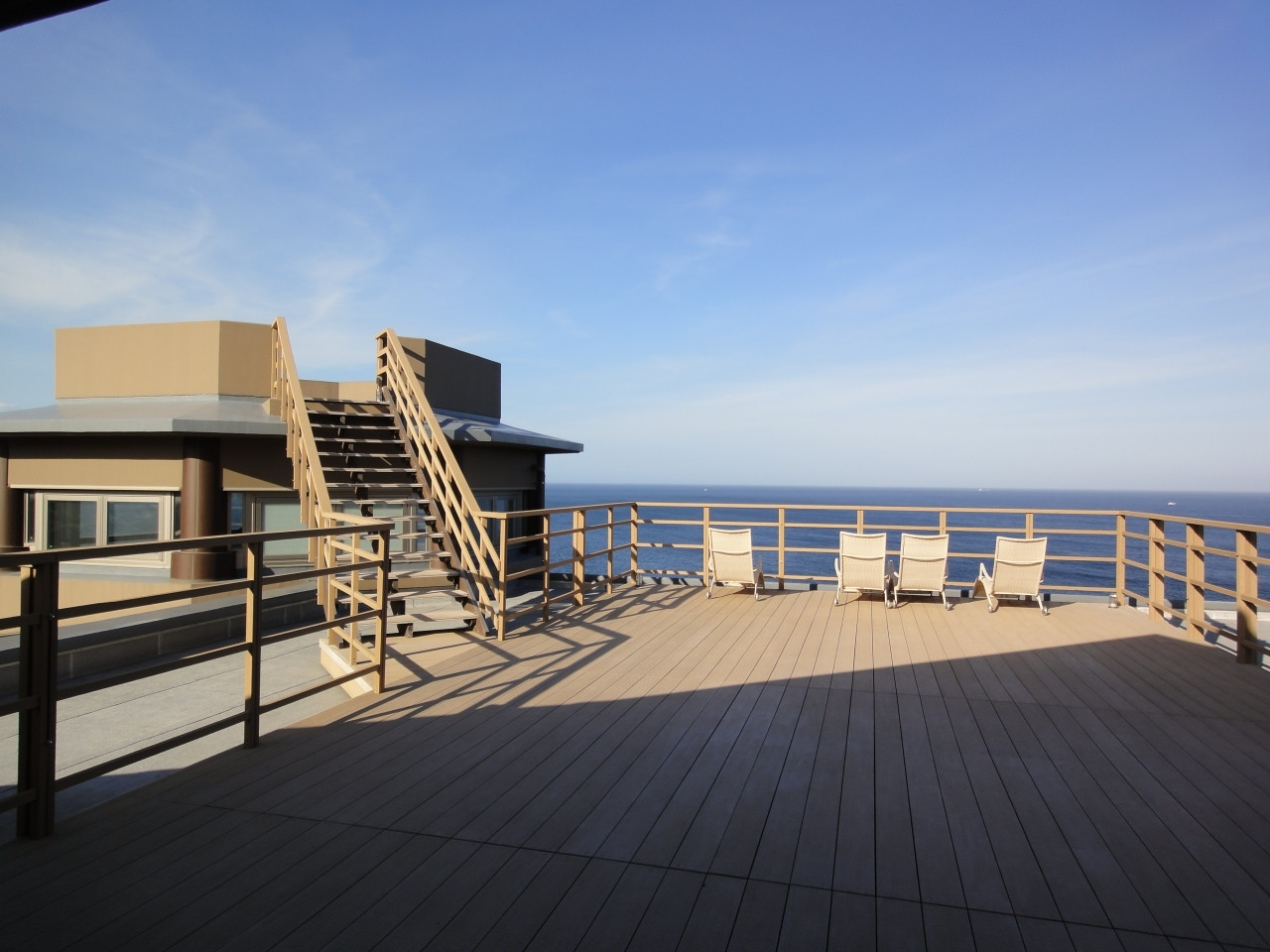 9.御宿 The Earth3846292