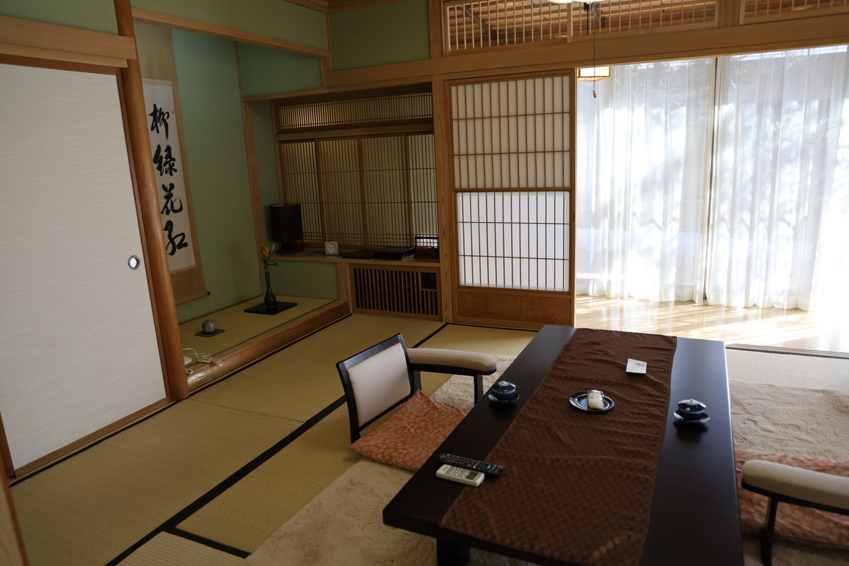 「つつじ亭」 内観 150702411 