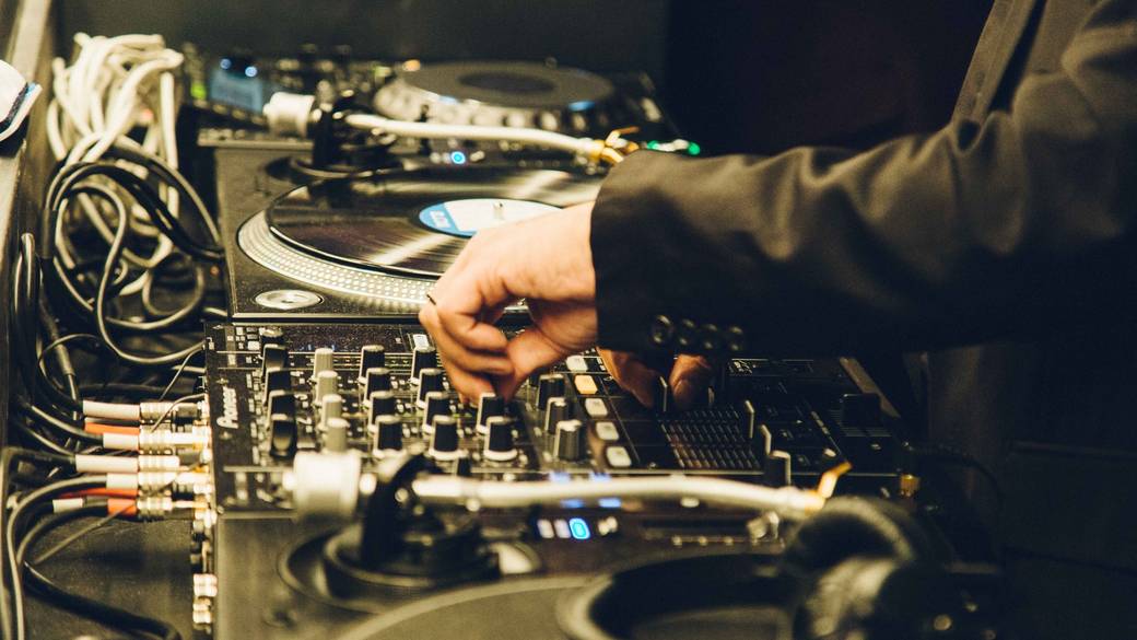 バーラウンジ（DJ） / 5