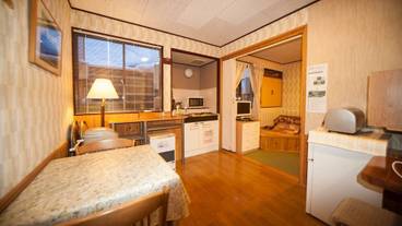 客室内のダイニングエリア / 12