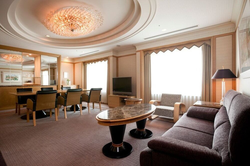 スイート ダイニング