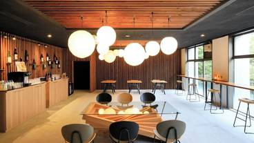 ロビーラウンジ / 27