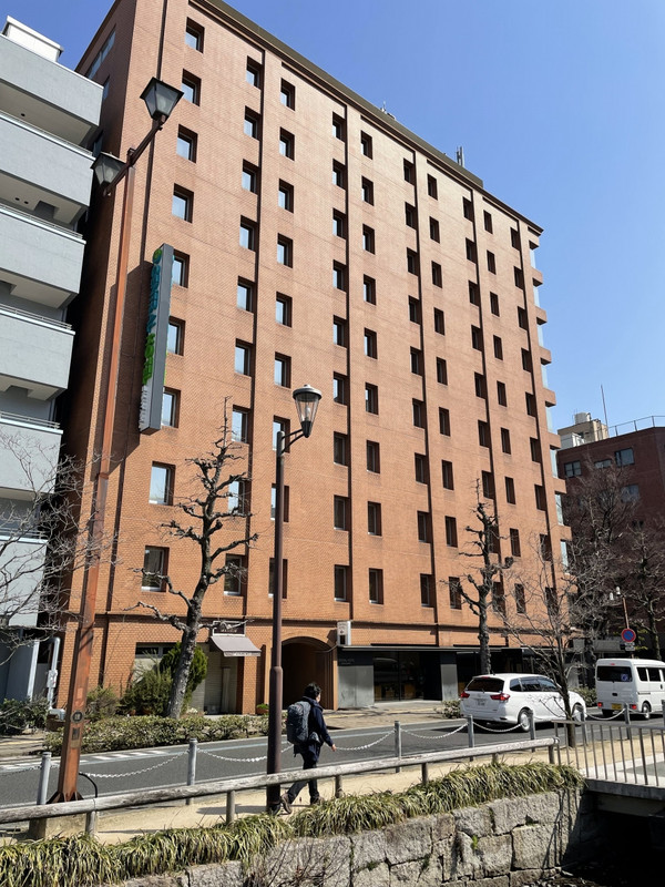 西川緑道公園筋から見たセントラルホテル岡山