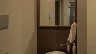 訳ありトリプルルーム (早朝から騒音が発生します)