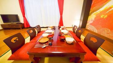 客室内のダイニングエリア / 7