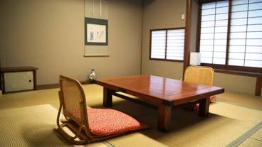 客室内のダイニングエリア / 19