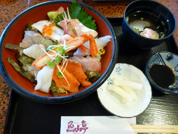「魚山亭」料理 758794 特上魚山丼
