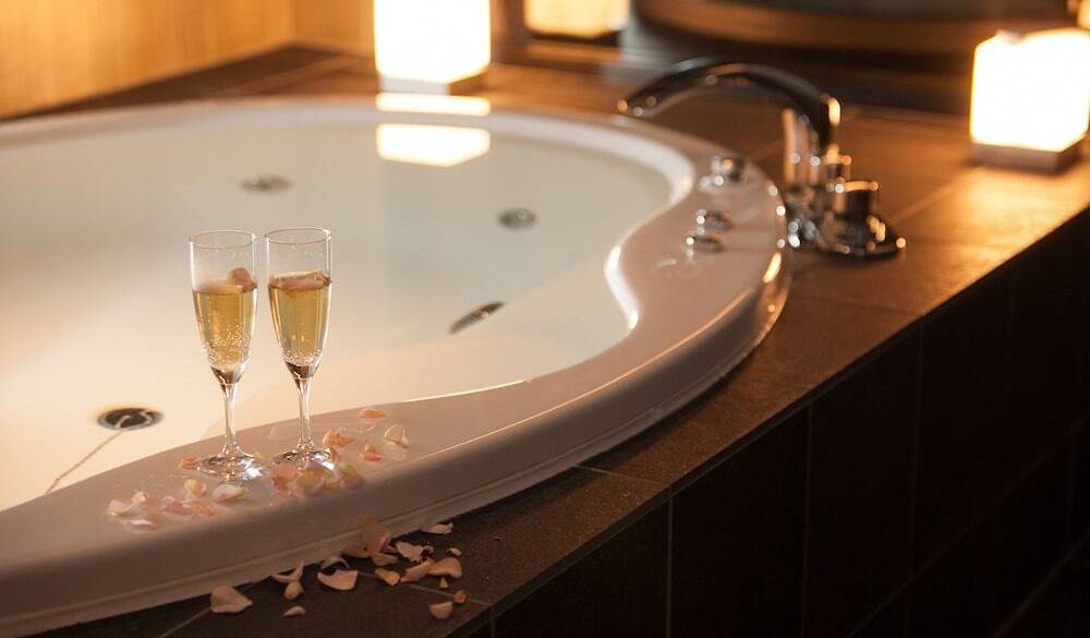 ジャグジーとシャンパン / 4