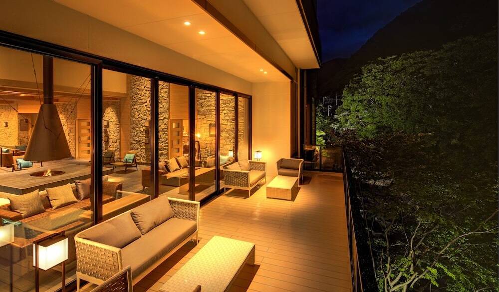 暖炉ラウンジのテラス / 4