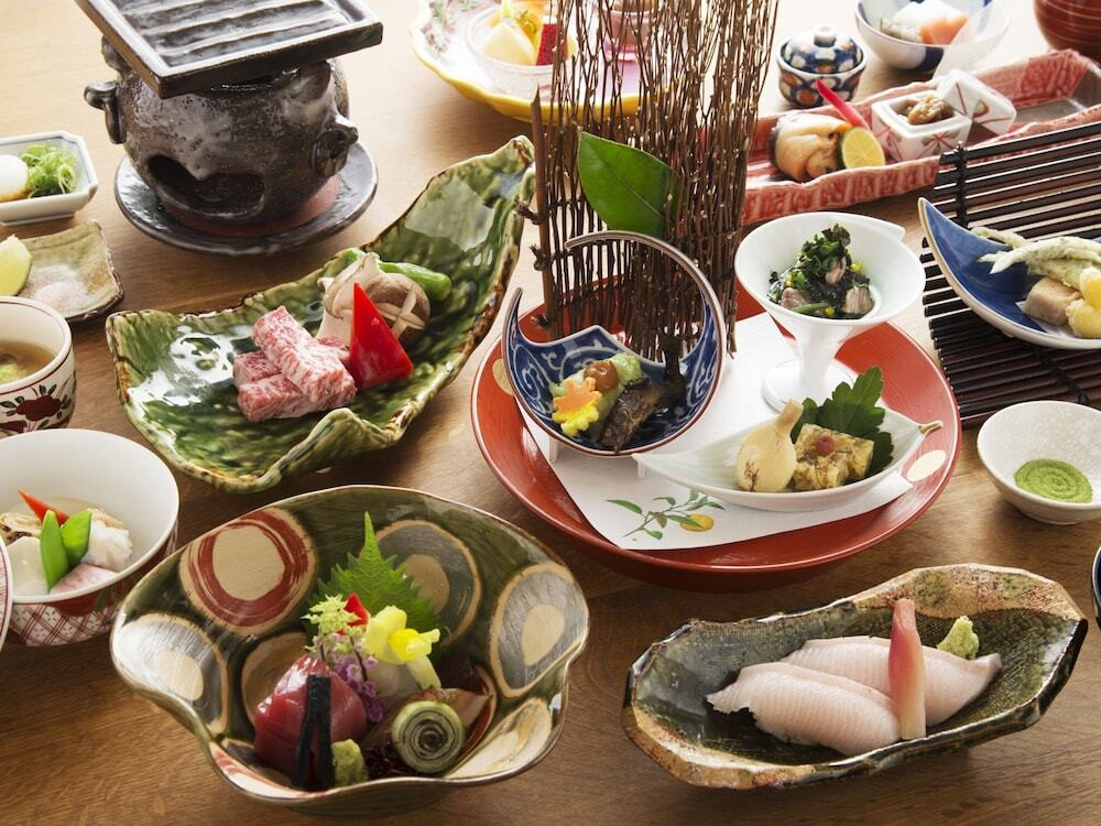 箱根では珍しい重曹泉と、雄大な景色をお部屋で堪能3930383