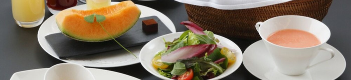 富良野の朝食付きホテルで北の大地の恵みを味わう。泊まるのが楽しくなる7選／北海道