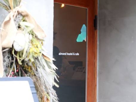 almond hostel＆cafe / 4