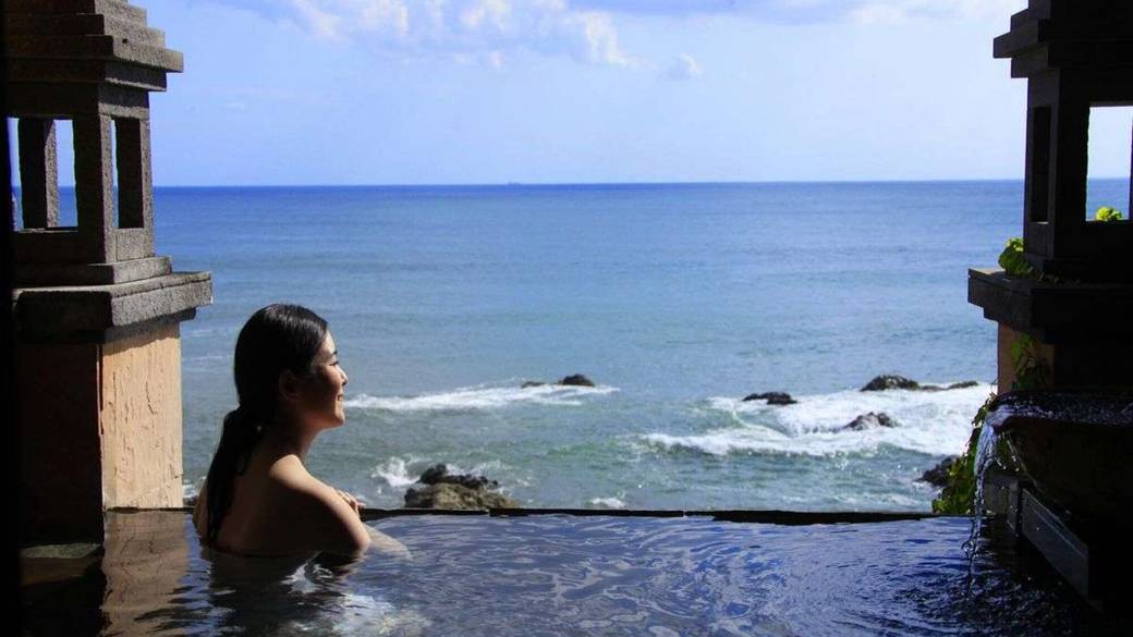 種類豊富な温泉で
楽しく湯めぐり
 / 2
