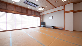 和室 18畳 (6名用)