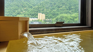 ハリウッドツイン 35平米 禁煙 / 国道側 / 天然温泉客室風呂付き