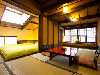 静かな森の息吹を感じる離れの旅館4254972