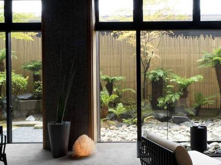 加賀屋別邸 松乃碧 / 2