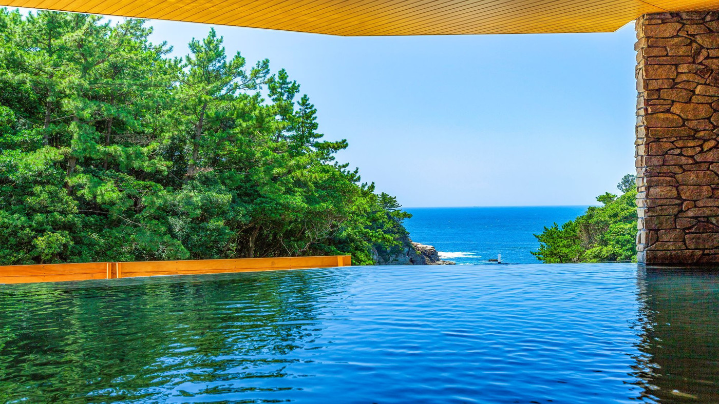 1年中利用できる天然温泉プールが嬉しい！館内施設で遊び放題3965365