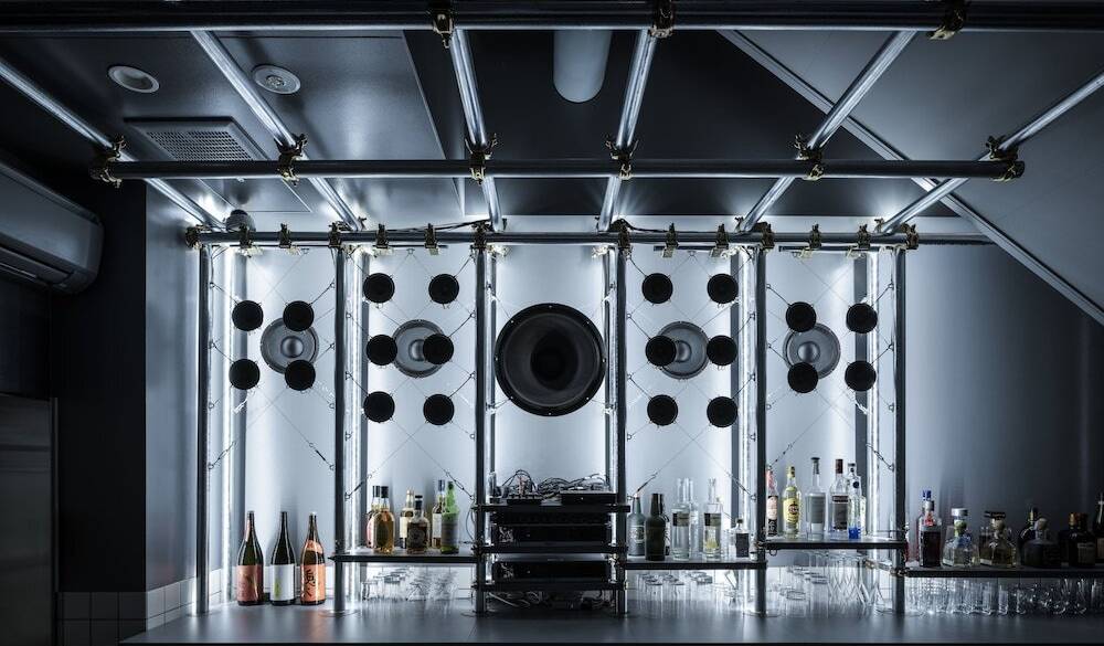 バー 写真:見学友宙 / 2