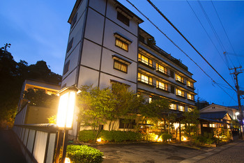 外湯めぐりに便利な立地♪宿でも源泉かけ流しを堪能4070805