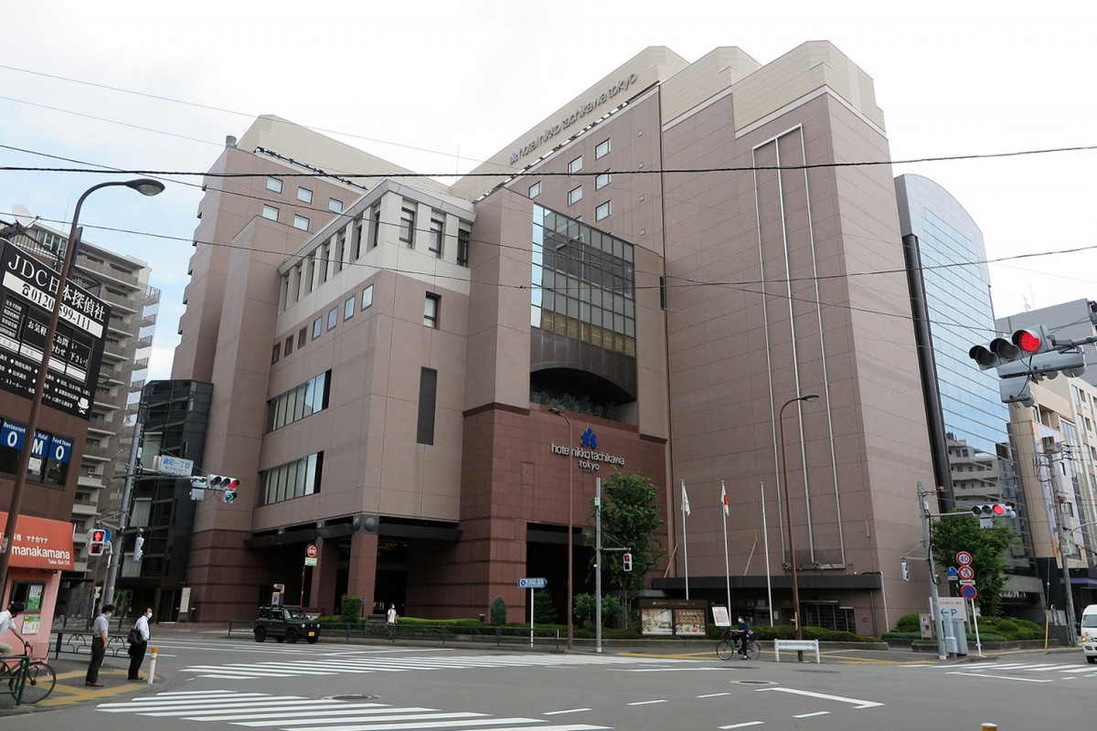 幹線道路沿いですが、館内はとても静かです