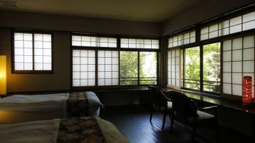 洋室「神田川」 / 1