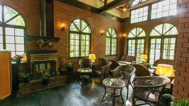 ロビーラウンジ / 3