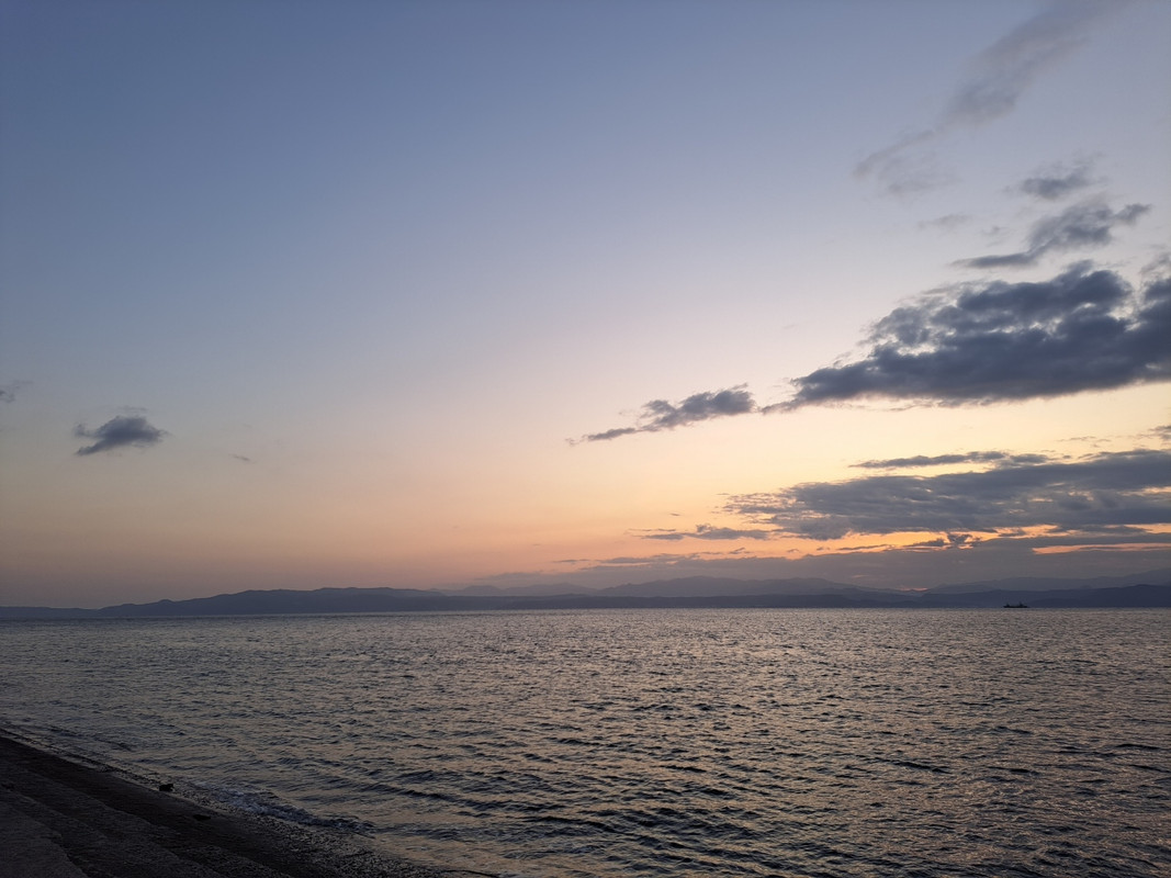 ホテルの前の海