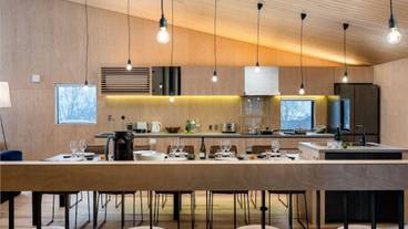 客室内のダイニングエリア / 14