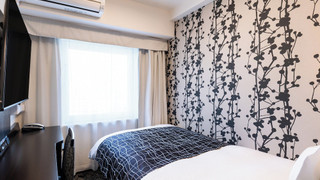 エコノミー ダブルルーム セミダブルベッド 1 台 喫煙可