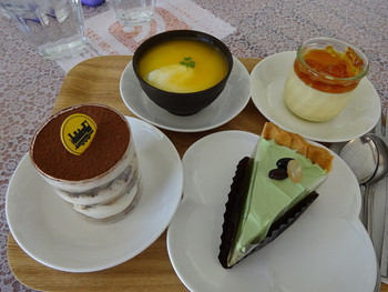 「十勝トテッポ工房」料理 1153583 カフェでいただきました
(^^)