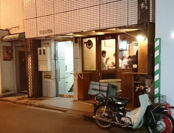 「うけもち」外観 446974 地味な通りにあります