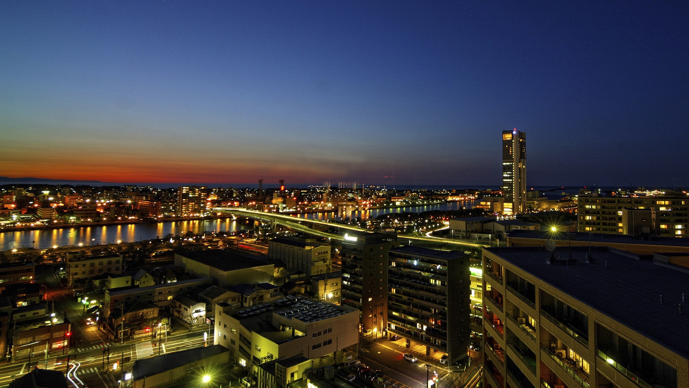 View (high floor, river view)