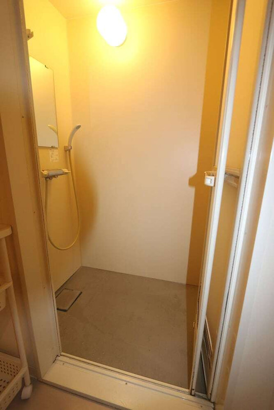 バスルームのシャワー