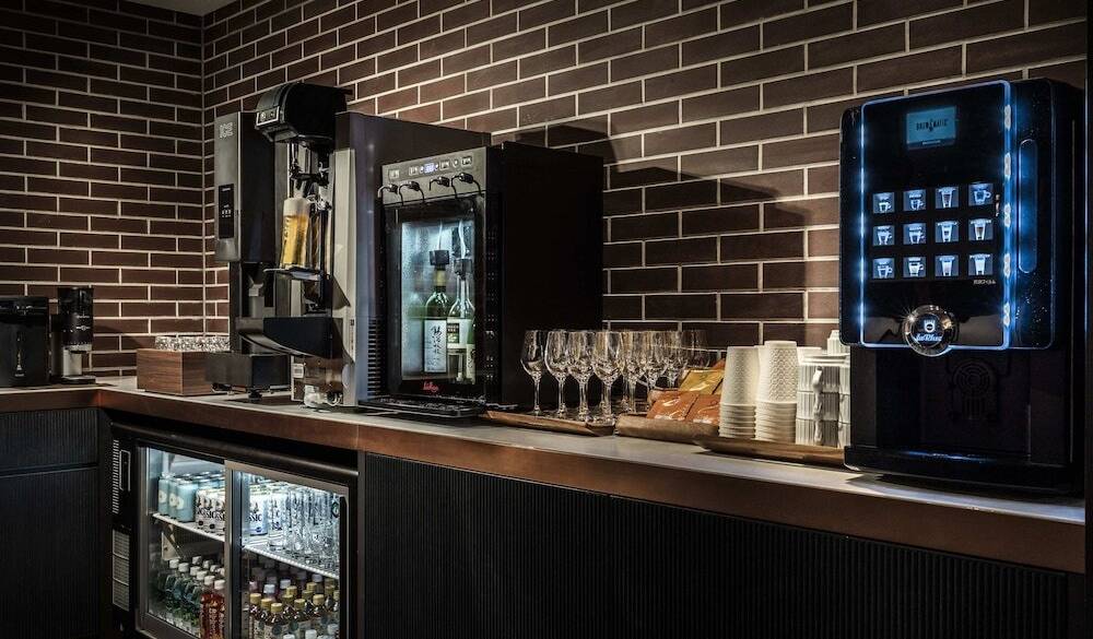 ドリンクや軽食が充実 / 2