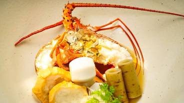 旅館のお食事処 / 17