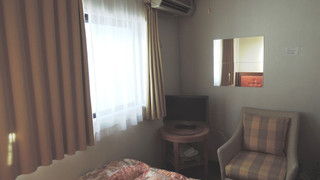 スタンダードダブルルーム　共用バスルーム・トイレ付