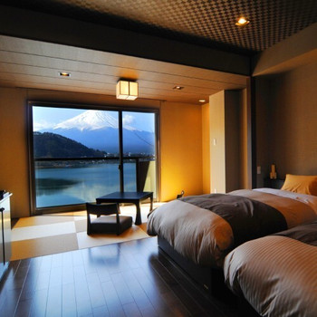 河口湖温泉を堪能！開放感たっぷりの露天風呂が魅力4044755